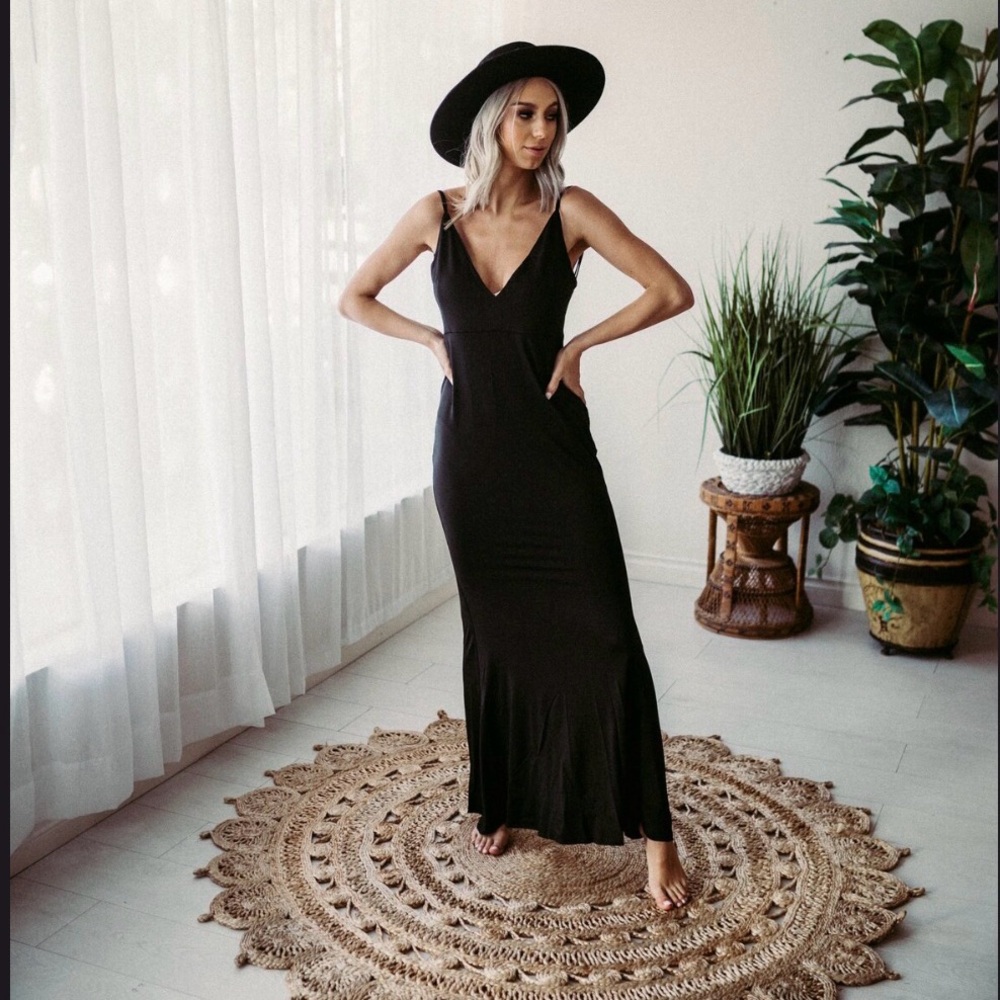 Flutterdress - Deep back maxi dress slip dress
